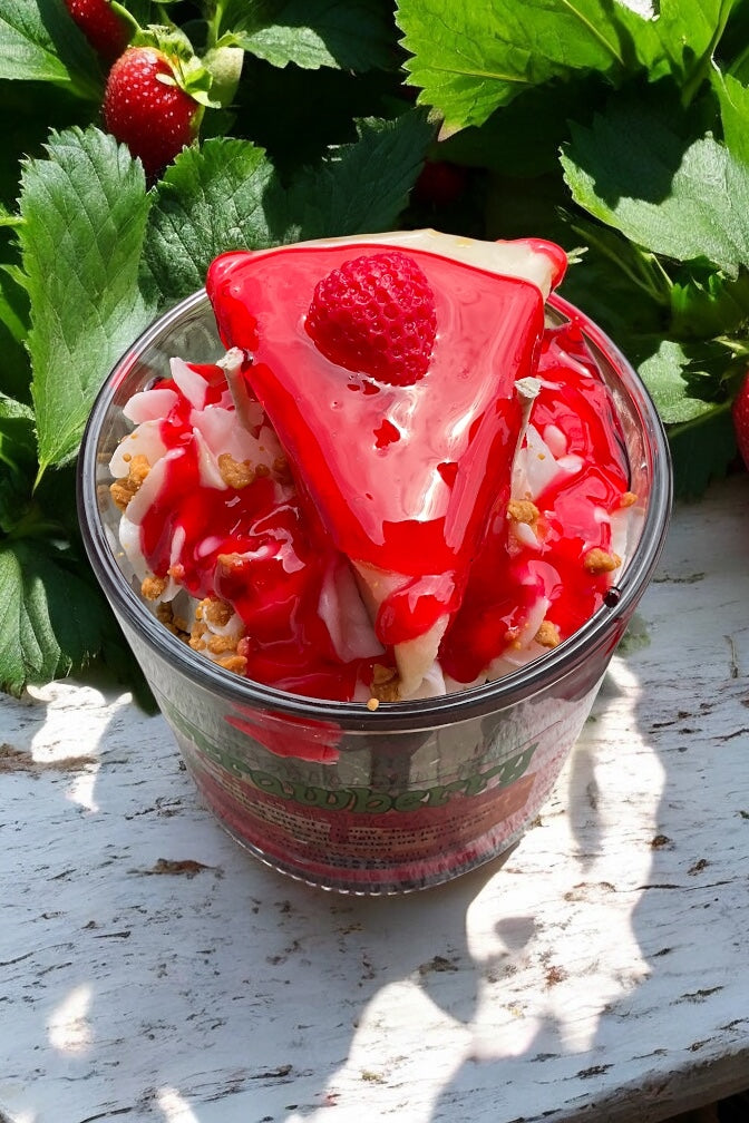 🍓Strawberry Cheesecake🍰 ParaSoy & Gel candle / 16oz