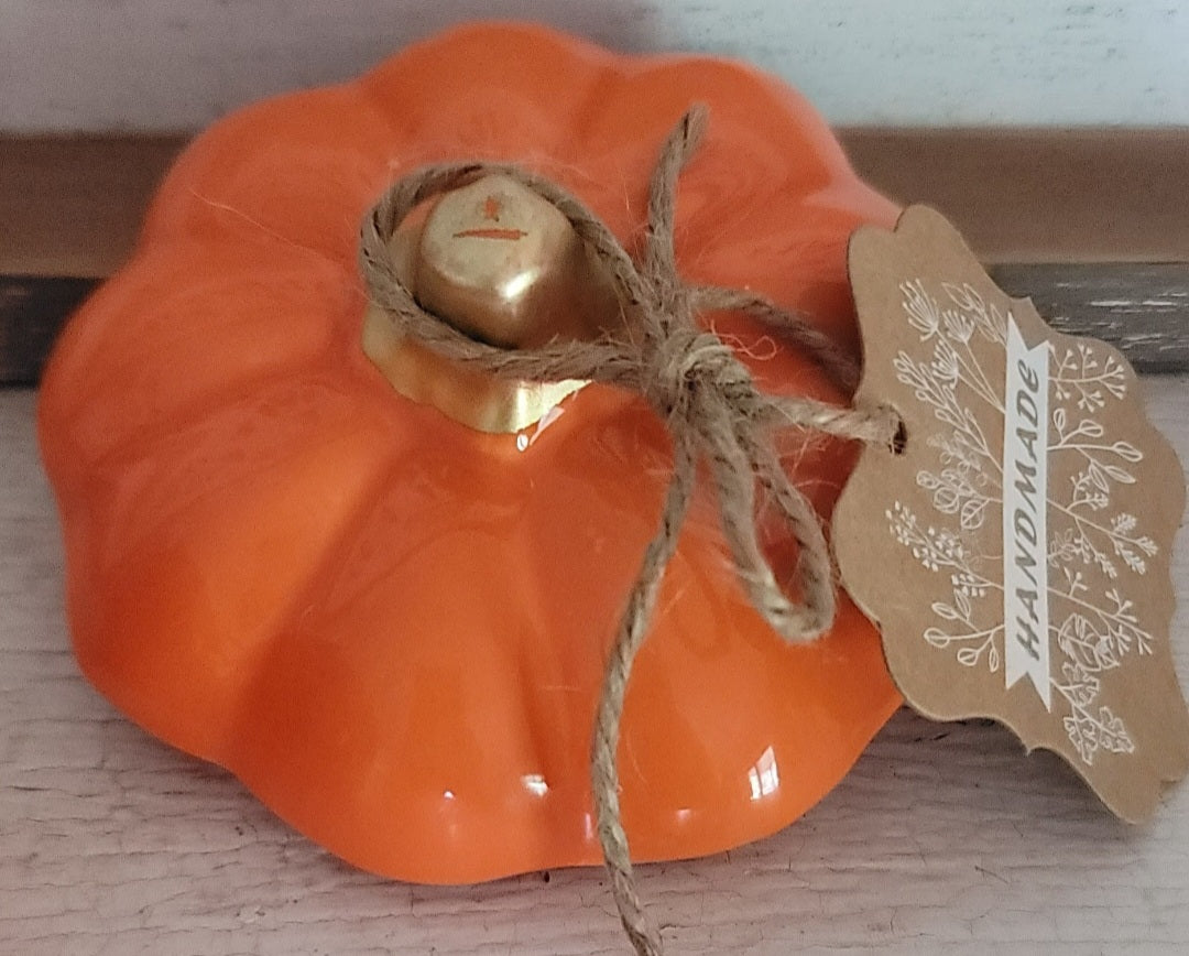 8 oz Small Ceramic Pumpkin Wood Wick Candle